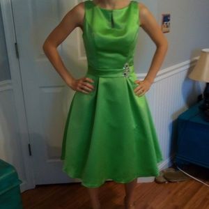 50’s style green dress
